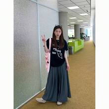 Short-Sleeved T-Shirt With Round Neck, Floral Print And Black Lettering, Loose Fit, Made Of Pure Cotton, Casual Style, New Summer Style, Slimming Effect. - 黑色短袖[R0se一支花] - 查看 3