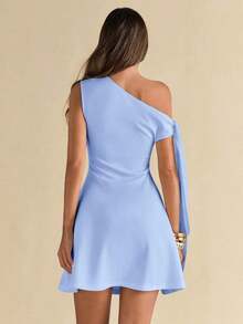 Falda asimétrica elegante de línea A con volantes en el bajo y detalle de lazo en el hombro en diseño ajustado negro para mujer - Celeste - Ver 2