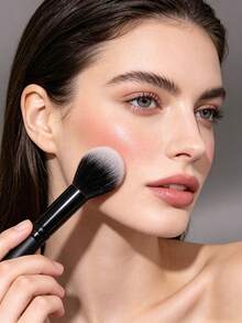 1 cọ trang điểm đa năng dùng để đánh má hồng và highlight, cán màu đen, lông mềm mại, nhẹ và dễ tán. - màu đen - Xem 9