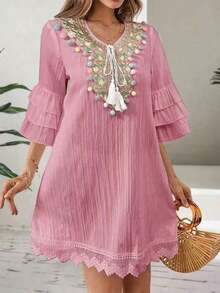 Vestido de mujer con cuello en V bordado con detalles de flecos coloridos, mangas 3/4 con volantes, decoración con flecos, vestido de playa elegante para vacaciones de verano - Rosa coral - Ver 2