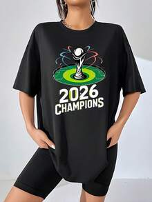 Graphic Depicting A Championship Trophy Surrounded By A Stylized Stadium With Lights In Blue, Red, And Green, Symbolizing The Passion And Energy Of World Football With The Inscription "2026 Champions" Celebrating Victory And The Competitive Spirit. Women's T-Shirt, 100% Cotton, Comfortable And Modern For Sports Fans - 黑色 - 查看 6