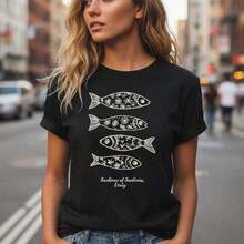 Camiseta de algodón estampada para mujer, camiseta de manga corta con cuello redondo y estampado italiano de la Sardenia, top holgado informal de verano, disponible en tallas S-3XL, tela de algodón puro suave y transpirable, camiseta con estampado de peces, adecuada para vacaciones y uso diario en la playa, top de verano, ropa de verano, camisa, camiseta estampada de verano, camiseta de mujer, ropa de verano para mujer, ropa de vacaciones, ropa para el Día de la Madre, ropa de vacaciones para mujer, ropa Tropicoqueta, ropa tropical para mujer, top de mujer. - Negro - Ver 6