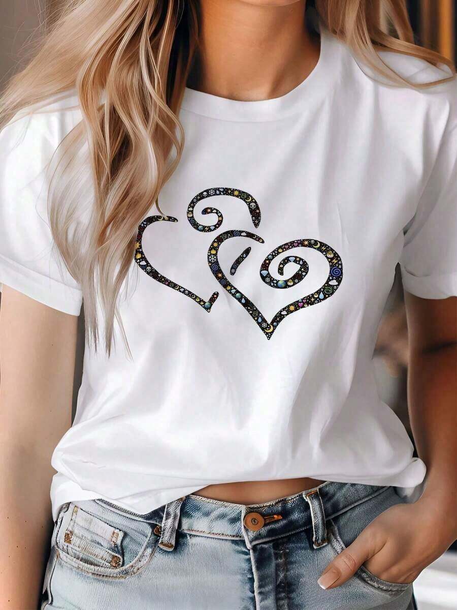 Diseñada para mujeres modernas, elegantes y cómodas. Camiseta de manga corta con estampado de corazones y diseño de corazón falso, cuello redondo, estilo casual y elegante para el verano.Camisa Casual Versátil para Viajes y Uso Diario, Múltiples Colores Disponibles S-XXL. Confeccionada con tela suave y transpirable de primera calidad, diseñada para ofrecer comodidad durante todo el día y uso diario versátil, perfecta para salidas informales. - Blanco - Ver 1