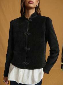 Chaqueta de terciopelo a medida con cuello alto y botones chinos detallados, que ofrece una silueta elegante y formal ideal para atuendos de invierno de mujer, vestimenta refinada para fiestas, estilo de verano y looks elevados de primavera. - Verde Oscuro - Ver 7