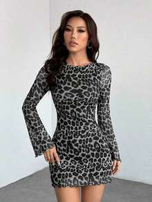 Vestido corto de mujer con mangas campana y malla con estampado de leopardo - Multicolor 2 - Ver 7