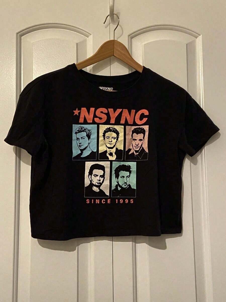 NSYNC Since 1995 - Iconic Boy Band Logo Crop Top - Unisex 90s Retro Graphic Tee, Short Sleeve Crew Neck T-Shirt For Men And Women, Casual Urban Wear For Concerts And Everyday Use. - 白色 - 查看 1