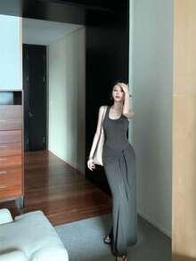 Vestido de cuello halter para mujer, color verde grisáceo oscuro, diseño de punto con nudo en la cintura y cintas decorativas, tejido elástico ajustado, estilo elegante moderno, ideal para uso diario. - Gris - Ver 11