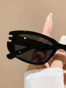 Gafas de estilo retro Y2K con montura pequeña y forma de ojo de gato en color negro, de material plástico clásico, adecuadas para uso casual diario, estilo unisex. - Multicolor - Ver 3