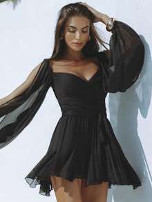 Short Fitted Dress With Long Sleeves, Mesh Detailing, Bow And Open Back, Solid Color And Casual Style - 黑色 - 查看 2