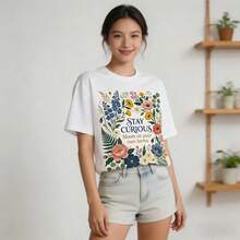 Playera Blanca con Frase Inspiradora "Stay Curious", Camiseta Holgada con Estampado de Flores, Estilo Aesthetic y Boho para Primavera/Verano.manga corta de algodón - Blanco - Ver 2
