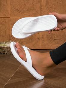Sandal Jepit Unisex Terbaru Musim Panas 2026, Sandal Pantai Ringan dengan Sol Lembut, Sandal Kasual Minimalis Warna Polos untuk Pasangan - Putih - View 2