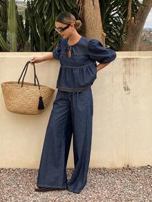 Blusa de mezclilla con cuello de corbata, mangas abullonadas y volante, y pantalón vaquero de pierna ancha - Azul 2 - Ver 6
