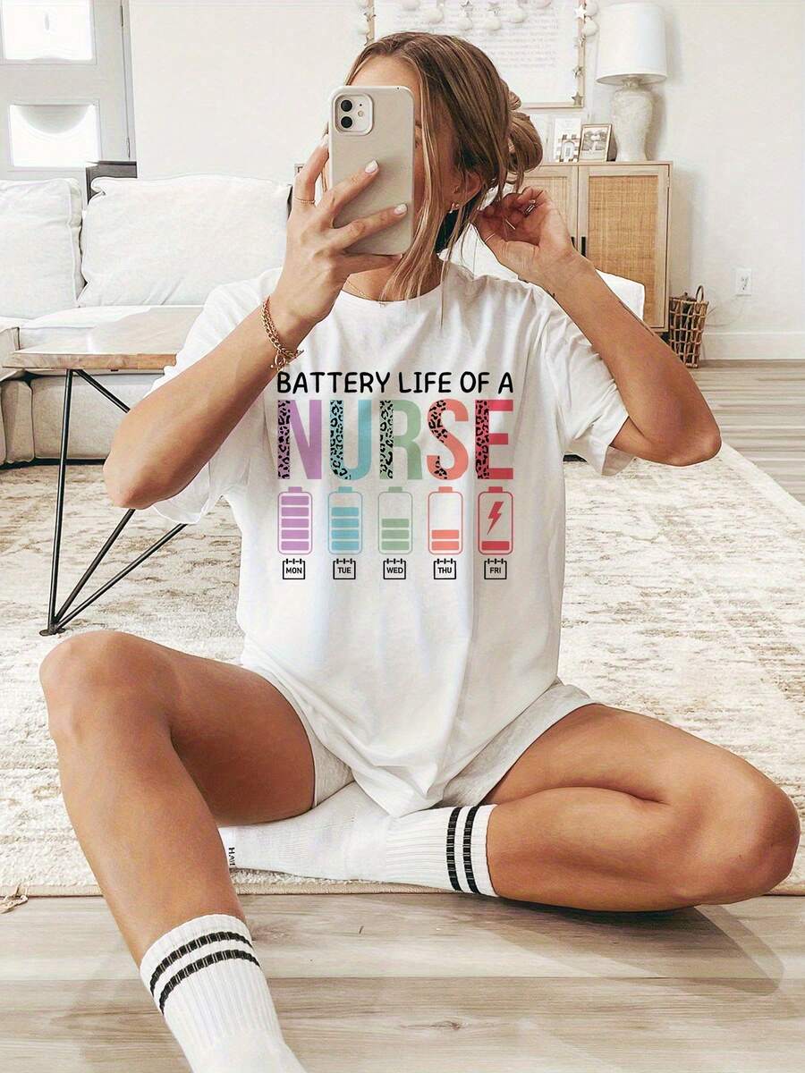Camiseta Divertida de Enfermería con Diseño Gráfico "Battery Life of A Nurse" - Top Casual de Manga Corta y Cuello Redondo para Mujer, Tejido Transpirable y Elástico Medio, Lavable a Máquina, Ropa de Primavera y Verano, Estilo Relajado, Material Confortable - [Blanco] - Ver 1