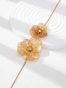 1 Pc Elegant Gold Plated Flower Necklace - Double Bloom Floral Statement Choker Necklaces For Women - Bohemian Boho Jewelry For Daily And Vacation Wear - Gold - View 2