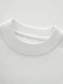 Camiseta de cuello redondo y mangas cortas de ropa fashion, fabricada en México, para la temporada primavera-verano 2025. Con estampado de dibujos animados, es un modelo de pareja, apta para usar tanto por dentro como por fuera, ideal para oficina y estilo casual, diseñada para hombres y mujeres, en unidad individual. - Blanco - Ver 5