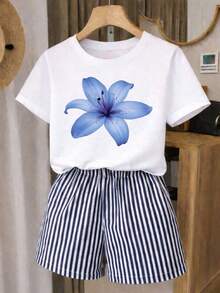 Una camiseta de manga corta para mujer con estilo retro americano, de corte holgado y con diseño estampado (los pantalones son solo para sugerencias de estilo). Esta pieza sencilla y elegante presenta un patrón de letras impresas con temática tropical, lo que la convierte en un elemento imprescindible para crear un look relajado de vacaciones, perfecto para ocasiones como el Día del Trabajo y el Día de la Independencia de México. - Blanco - Ver 7