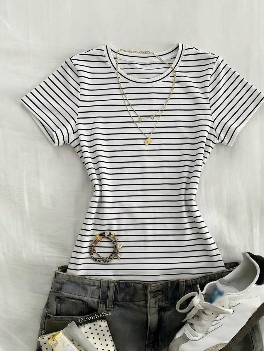 Camiseta ajustada de mujer de manga corta con cuello redondo de unicolor - Negro - Ver 1