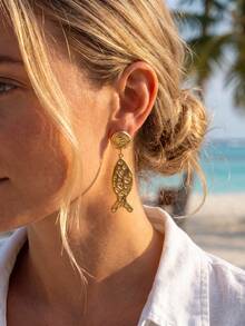 1 Pair Gold Spiral Fish Stainless Steel Earrings, Beach Style Fish Tail Pendant Earrings Suitable For Summer - Gold - View 3