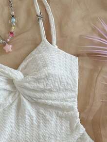 Vestido mini ajustado con cintura ceñida, bajo con volantes y giro asimétrico en el pecho, tejido en rojo, adecuado para vacaciones, citas, té de la tarde, vacaciones, festivales de música, estilo bohemio - Blanco - Ver 4