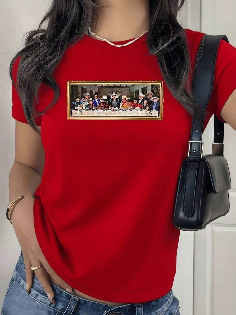 Under The RadarEstampa que representa reinterpretación humorística de la última cena con personajes contemporáneos en colores vivos camiseta para mujer 100% algodón-Vintage Street Style Unisex Loose Cotton Short Sleeve Crew Neck T-Shirt - Rojo - Ver 1