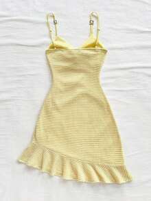 Vestido mini ajustado con cintura ceñida, bajo con volantes y giro asimétrico en el pecho, tejido en rojo, adecuado para vacaciones, citas, té de la tarde, vacaciones, festivales de música, estilo bohemio - Mostaza Amarilla - Ver 2