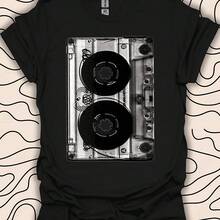 R Cassette Tape T-Shirt – Vintage Music Lover Tee – Classic Vibes Gift Uni  Wo Shirt 460PC220g heavyweight 100% cotton T-shirt. Butterfly print. Unisex sizing. Round neck inspirational T-shirt. Cute and beautiful Y2K-inspired summer top, perfect for the outdoors, home, work, or street wear. Casual, loose-fitting everyday T-shirt. - Negro - Ver 1