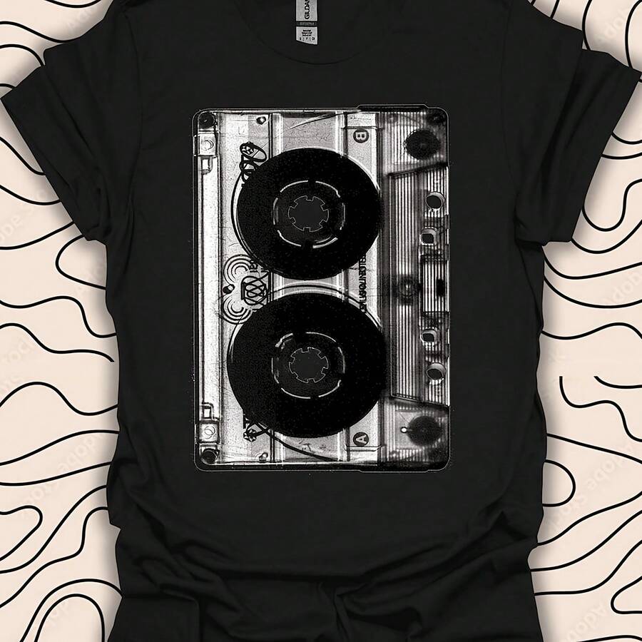 R Cassette Tape T-Shirt – Vintage Music Lover Tee – Classic Vibes Gift Uni Wo Shirt 460PC220g heavyweight 100% cotton T-shirt. Butterfly print. Unisex sizing. Round neck inspirational T-shirt. Cute and beautiful Y2K-inspired summer top, perfect for the outdoors, home, work, or street wear. Casual, loose-fitting everyday T-shirt. - Negro - Ver 1