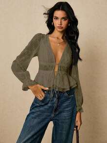 Blusa blanca de manga larga, tela bordada, camisa de otoño e invierno, exquisita y elegante, diseño de lazo central, costura de encaje, blusa de moda sexy con escote en V profundo y bordado floral delantero, adecuada para uso diario, salir, citas, vacaciones, fiestas, etc.Ropa de mujer de otoño - Marrón Mocha - Ver 7