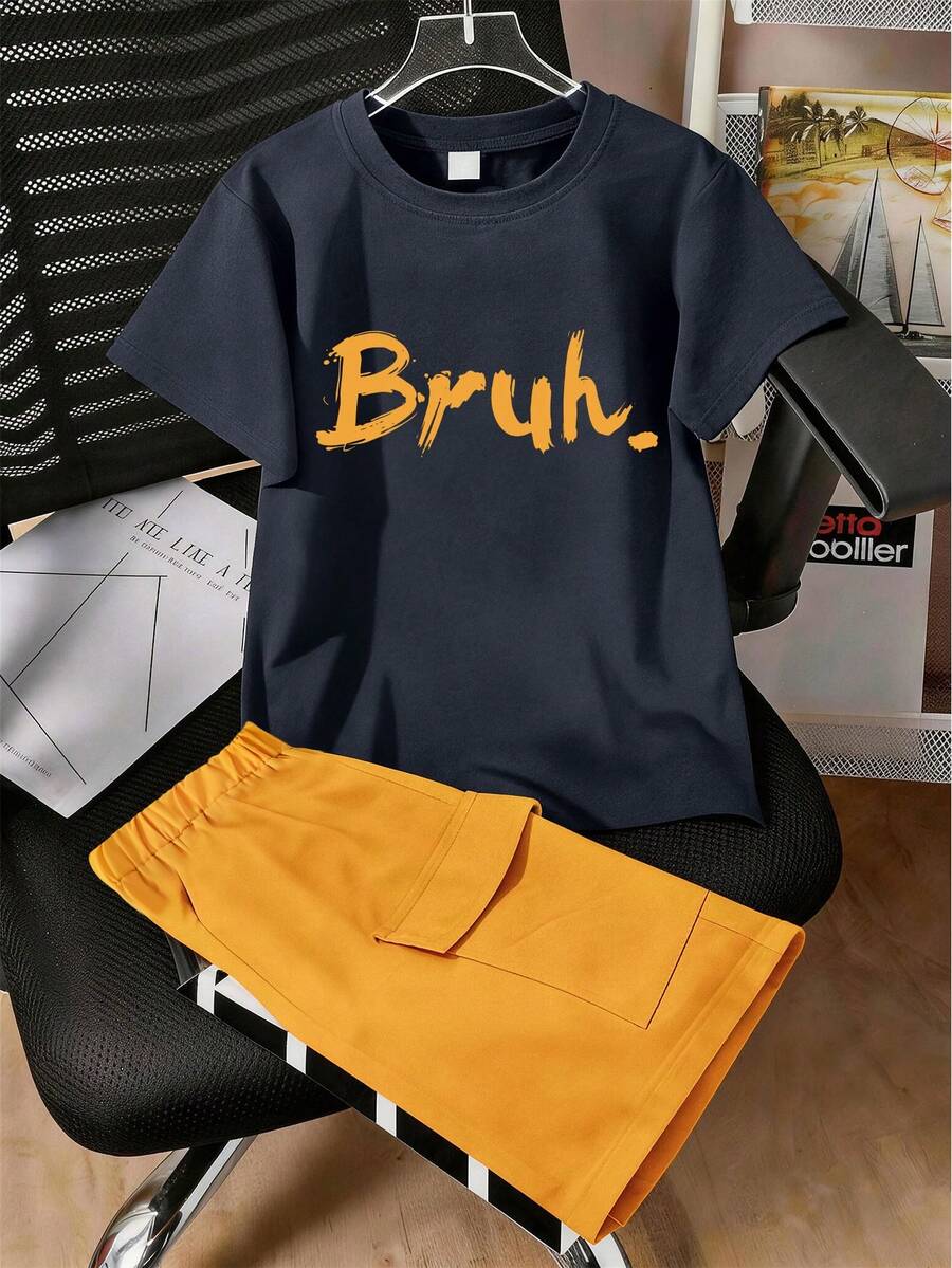 Setelan Kaos Leher Bulat Abu-abu Gelap dan Celana Kargo Kuning untuk Anak Laki-laki dengan Motif Cetak - Dark Grey - View 1