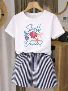 Una camiseta de manga corta para mujer con estilo retro americano, de corte holgado y con diseño estampado (los pantalones son solo para sugerencias de estilo). Esta pieza sencilla y elegante presenta un patrón de letras impresas con temática tropical, lo que la convierte en un elemento imprescindible para crear un look relajado de vacaciones, perfecto para ocasiones como el Día del Trabajo y el Día de la Independencia de México. - Blanco - Ver 7