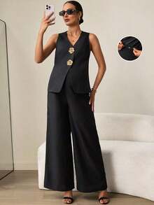 MaterniWear Conjunto de maternidad de 2 piezas de unicolor con cuello en V sin mangas, decorado con botones elegantes.Este conjunto de maternidad/trabajo de dos piezas en negro presenta adornos de botones metálicos, emanando sofisticación y elegancia con un toque vintage.Conjunto de coordinación elegante para mujeres, traje formal para mujeres, ropa profesional para mujeres, conjunto de chaleco y pantalón para mujeres, vestimenta formal para mujeres, conjunto de traje para mujeres, conjunto semi-formal para mujeres, blusa y pantalón general para mujeres, vestidos profesionales elegantes para mujeres - Negro - Ver 3