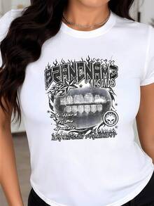 Labios metálicos rodeados de llamas y estrellas simbolizan fuerza y rebeldía mostrando energía intensa y actitud desafiante camiseta de mujer urbana moderna para un look audaz y distintivo - Blanco - Ver 1
