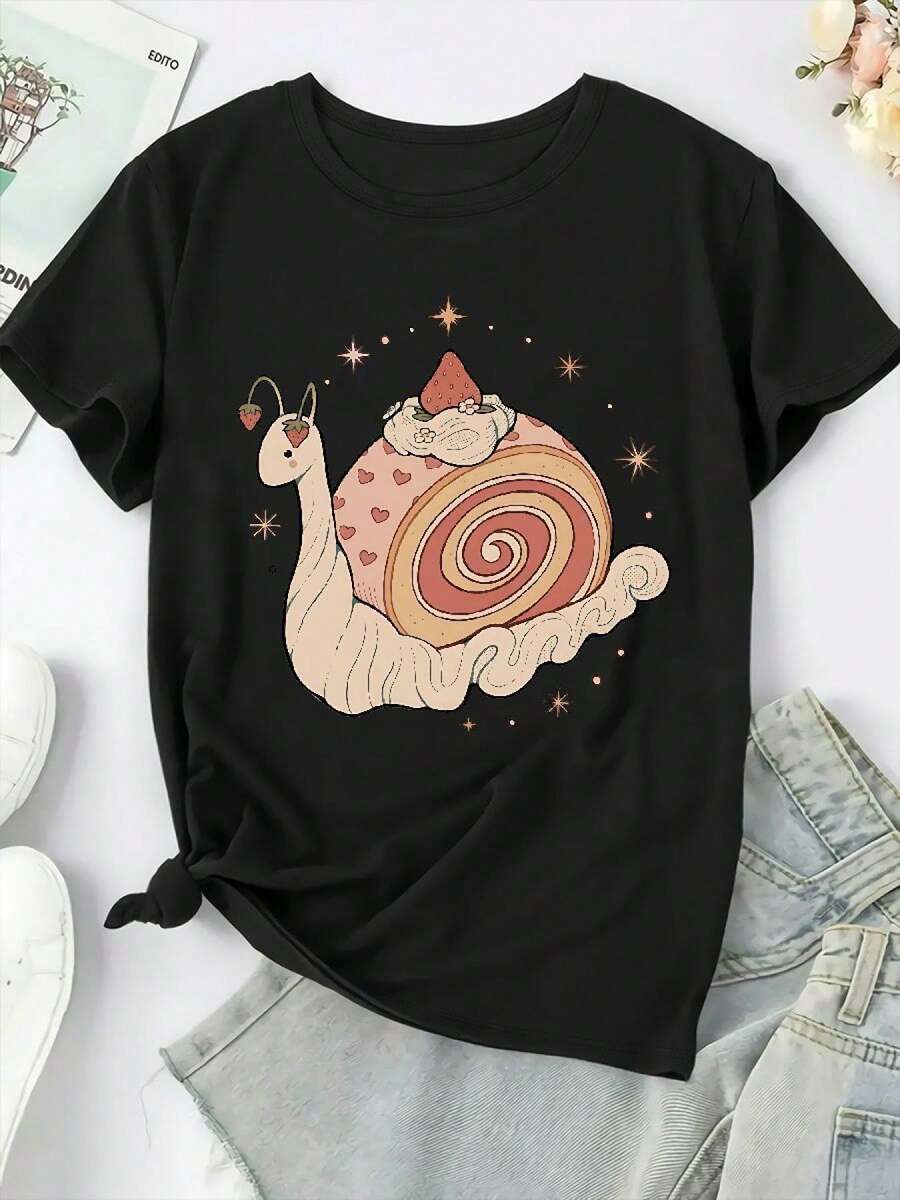 VivaGlam-Plus Size - Plus Size - Playful Snail & Swiss Roll T-Shirt for Women - Relaxed Round Neck, Short Sleeves, Comfortable Fit, Ideal for Spring/Summer - Washable - Negro - Ver 1