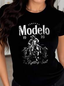 Jinete valiente cabalgando entre el polvo y los cactus representando la fuerza interior y el espíritu libre de quien enfrenta la vida con determinación camiseta de mujer moderna casual para uso diario - Negro - Ver 8