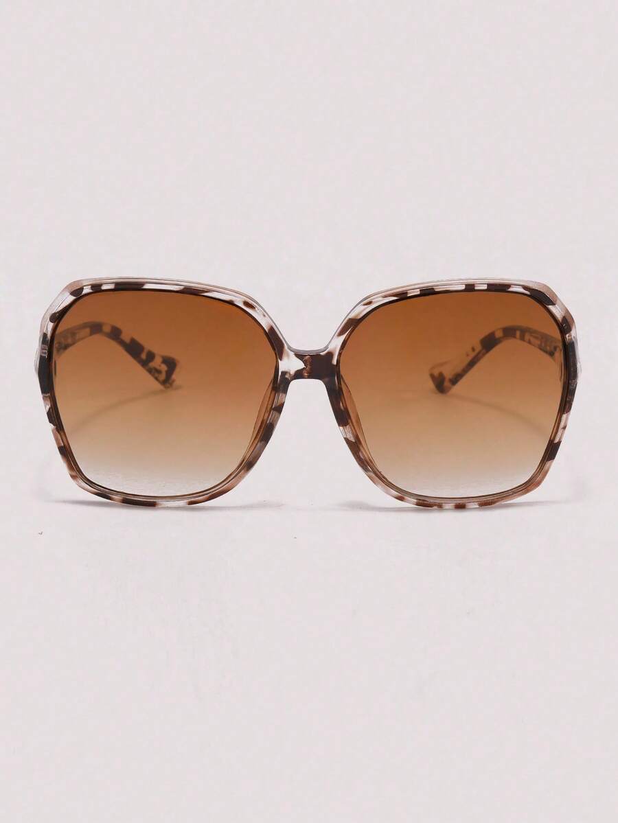 Visivana unissex quadrados com estampa de leopardo e lentes degradê, personalizados e estilosos. Ideais para o dia a dia, festas rave, festivais de música, fotografia de rua, looks de fim de semana e passeios em família. Combinam com todos os formatos de rosto e são perfeitos para a volta às aulas, estilo universitário e universitário. - Folhas de chá duplas emolduradas por casco de tartaruga branca - Ver 1