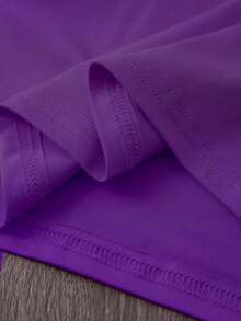 Talla grande, camiseta con estampado de letras, top casual de manga corta y cuello redondo, ropa de mujer. - Morado - Ver 3
