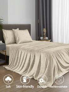Bộ ga trải giường 4 món màu kaki sọc hình trái tim, dễ giặt, chất liệu microfiber mềm mại, bao gồm ga phủ (1 ga phẳng + 1 ga phủ + 2 vỏ gối). Bộ ga phủ có kích thước King, Queen, Full, TWIN, độ sâu túi ga lên đến 11.8 inch, vỏ gối mềm mại, thoáng khí, không nhăn, giúp ngủ ngon hơn, phong cách khách sạn sang trọng, quà tặng cho bố mẹ và bạn bè. - Màu Khaki - Xem 5