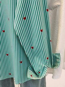 Blusa de mujer con cuello polo, estampado de corazones y rayas - Camisa casual de manga larga con botones, adecuada para uso diario en primavera, verano y otoño - Rayas verdes - Ver 9