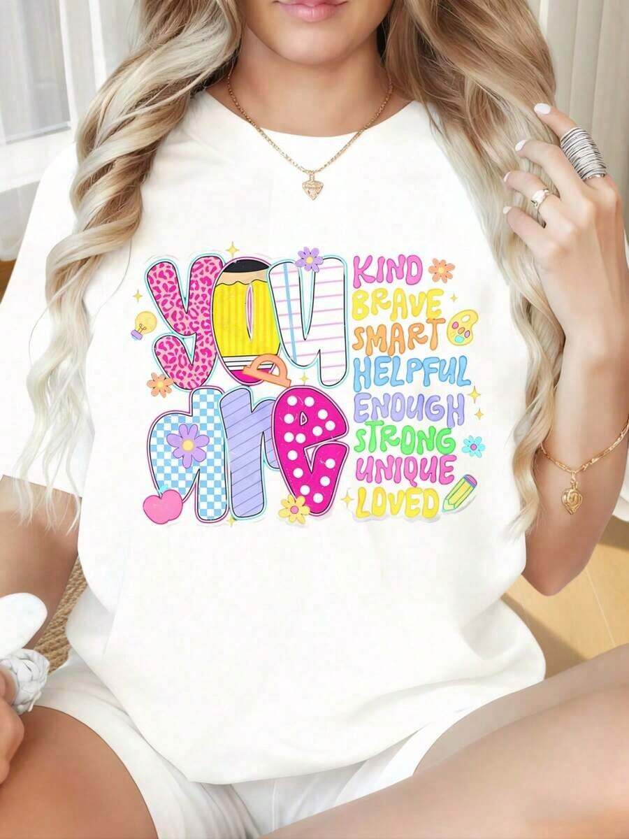 Camiseta de Mujer con Estampado Gráfico, Algodón Ligero, Verano. Camiseta de Mujer con Cuello Redondo y Mangas Cortas, Estampado Divertido. Eres Amable, Valiente, Inteligente, Servicial, Lo Suficientemente Fuerte, Única. Camiseta Gráfica Amada para Mujer, Diseño Bonito y Colorido, Mensaje Motivacional, Top de Moda. Adecuada para el Día de San Valentín, Navidad, Fiestas, Actividades Deportivas, Fiestas de Vacaciones, Salidas, Deportes y Otros Regalos Festivos (220g).Oversize Camiseta Mujer Estampado 100% Algodón Puro - Blanco - Ver 1