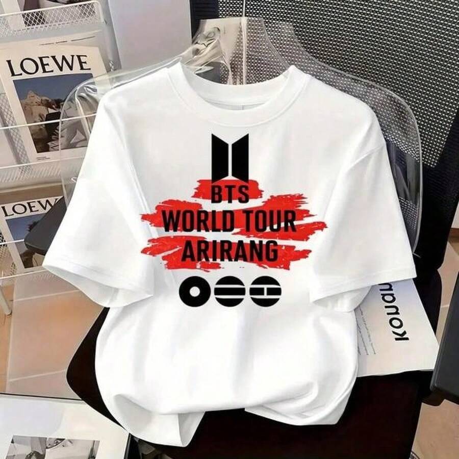 Playera oversize unisex con estampado World Tour Arirang, manga corta, cuello redondo, color blanco, casual urbana, Daily Essential Pure Cotton Tee, estilo básico de manga corta holgada para damas, adolescentes y chicas, material suave al tacto para el uso diario, ocio en la calle, vida universitaria, citas, fiestas, vacaciones, viajes. - Blanco - Ver 1