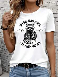 Las camisetas de manga corta para mujer en blanco y negro son adecuadas para el ocio diario, el hogar y los viajes al aire libre. Camiseta con estampado gráfico de mapache "If I Shenan Once I'll Shenanigan" para mujer, top casual divertido con estampado de animales, atuendo de verano, regalo para fiestas y vacaciones. - Blanco - Ver 7