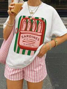 Camiseta de manga corta con estampado retro de lata de sardinas para mujer, camiseta oversize con gráfico estético de mariscos, top vintage casual de cuello redondo para uso diario, vacaciones en la playa, atuendo de verano, ropa urbana. - Blanco - Ver 1