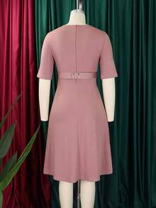 Vestido elegante de oficina para mujer talla grande, manga corta, color liso, colección verano 2026 - Caqui oscuro + cinturón - Ver 3