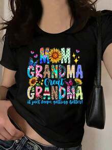 Soft 100% Cotton T-Shirt. Women's Polyester T-Shirt With A Round Neck And Colorful 'MOM GRANDMA GREAT GRANDMA' Print Featuring Sunflowers And Butterflies. Perfect For Summer, This Casual Knit Top Has Medium Stretch And An Alphabet Pattern. Breathable Cotton T-Shirt That Goes With Everything. - 黑色 - 查看 6