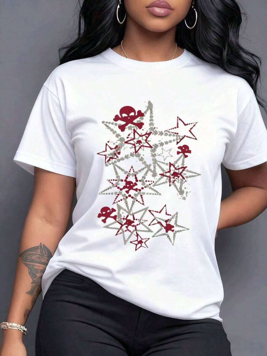 Red And Silver Stars Intertwined With Red Skulls And Crossbones. A Dynamic And Bold Visual Pattern, A Unique Fashion Statement With Rebellious Touches. Women's 100% Cotton T-Shirt, Comfortable, Casual, Youthful, Urban. - 白色 - 查看 1