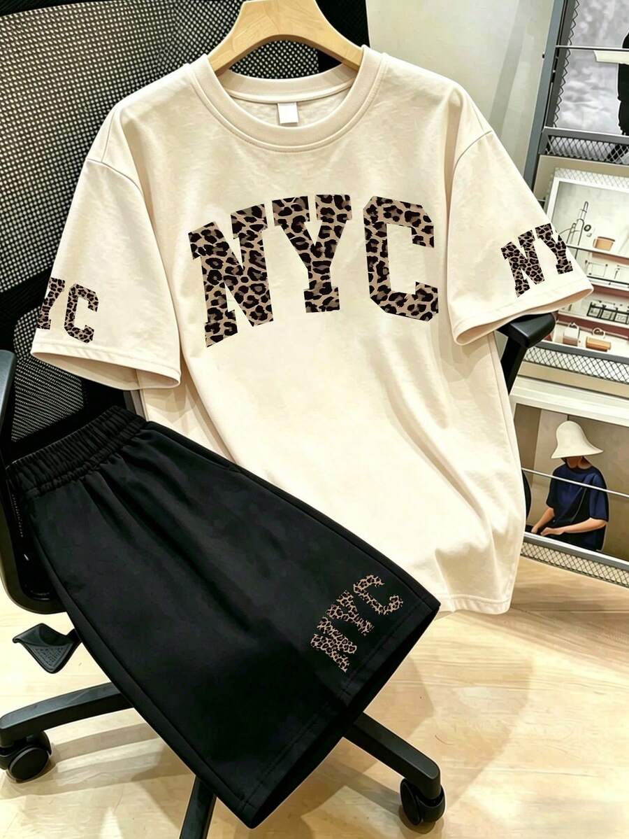 2件組女款豹紋字母圖案圓領短袖上衣與短褲套裝,優雅風格 - 杏色 - 查看 1