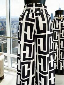 Pantalones de pierna ancha con estampado geométrico y hebilla metálica de cintura alta para mujer - Blanco y Negro - Ver 2