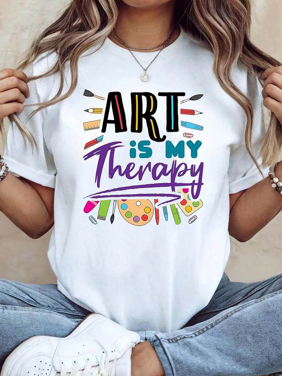 Camiseta de mujer "La ARTE es MI terapia" con estampado de paleta de pintura, perfecta para clases de arte y sesiones creativas. Una camiseta de manga corta que encarna un arte y un ambiente creativo, ideal para salidas informales. - Blanco - Ver 1