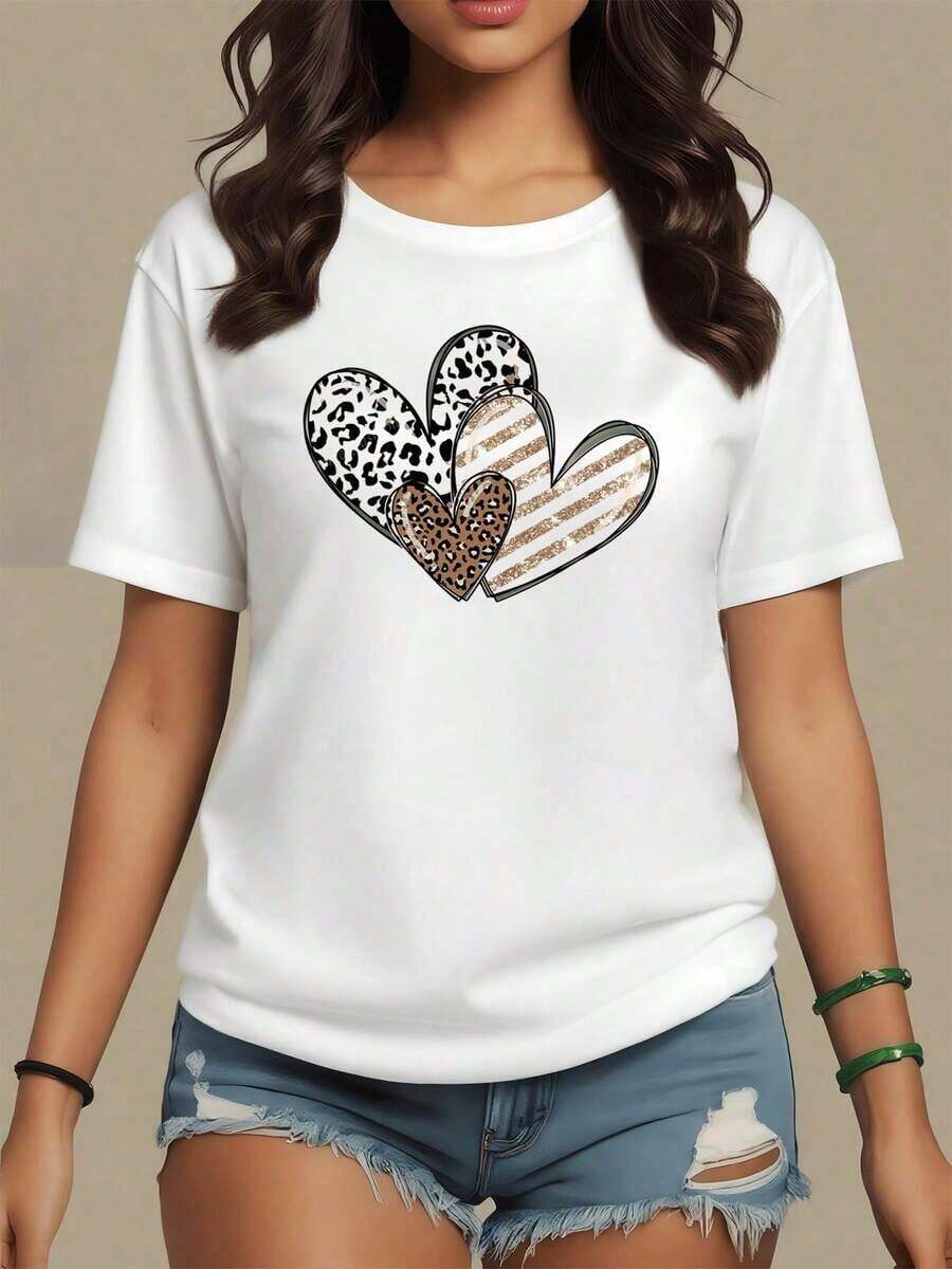 Intertwined Hearts Representing Wild Love And Tenderness With Animal Print And Gold Stripes Symbol Of Inner Balance, 100% Cotton Women's T-Shirt, Maija Curvy Women. - 白色 - 查看 1