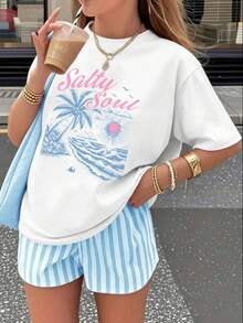 Camiseta blanca oversize para mujer con estampado "Salty Soul" y playa, estilo veraniego y relajado Playera oversize blanca con diseño de playa y frase - YH476-Blanco - Ver 1